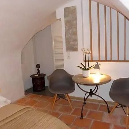 Le Tilleul Bed & Breakfast 3*